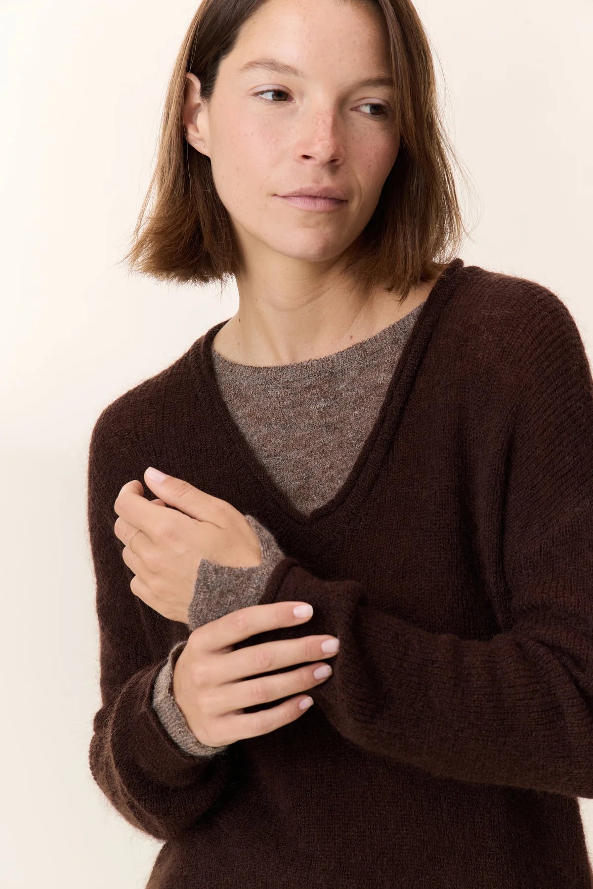 Leon &amp; Harper V Neck Milipe Dual Jersey - Brown